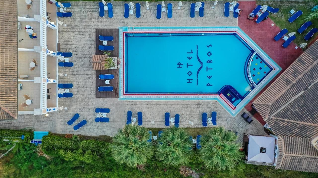 Hotel Petros Tsilivi  Extérieur photo